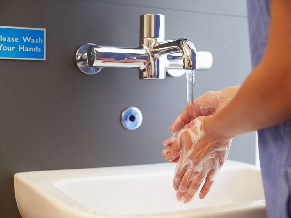 Sensor-controlled tap